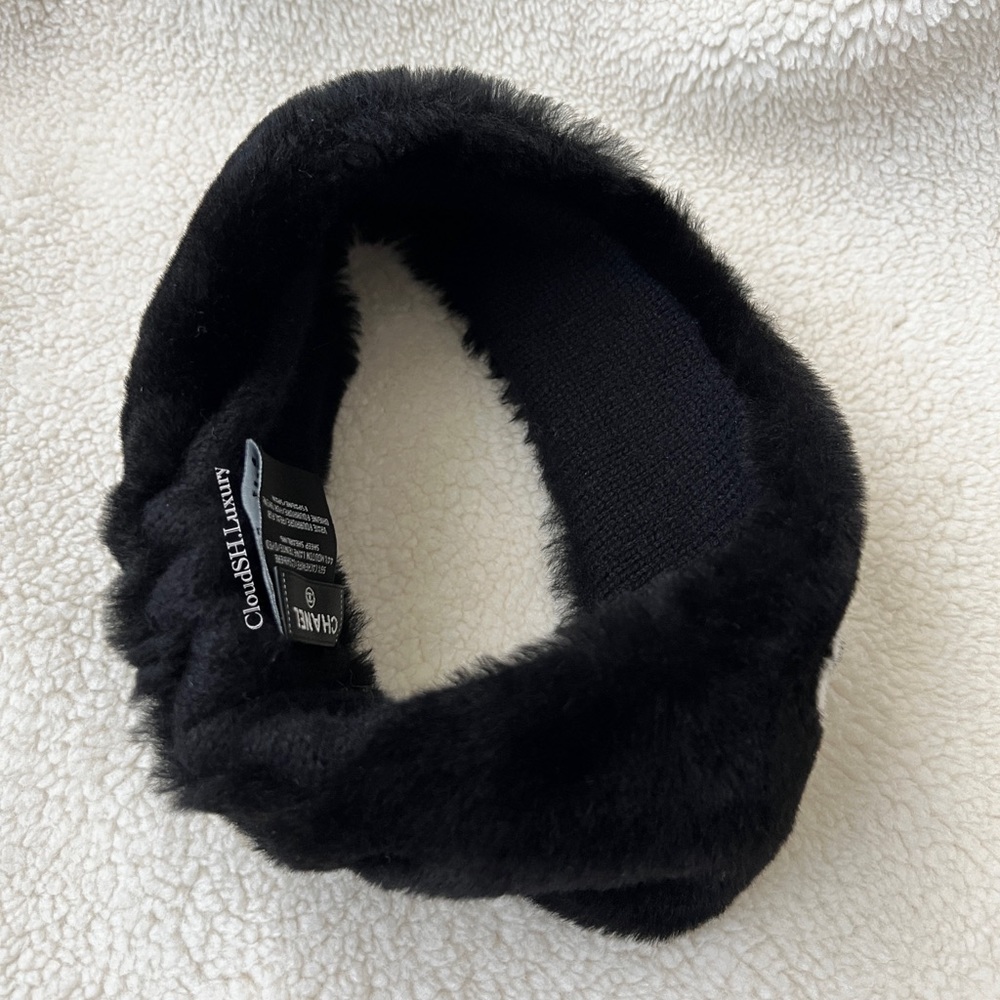 Auth Chanel Black Logo Shearling Headband -Excellent Condition - Picture 5 of 11